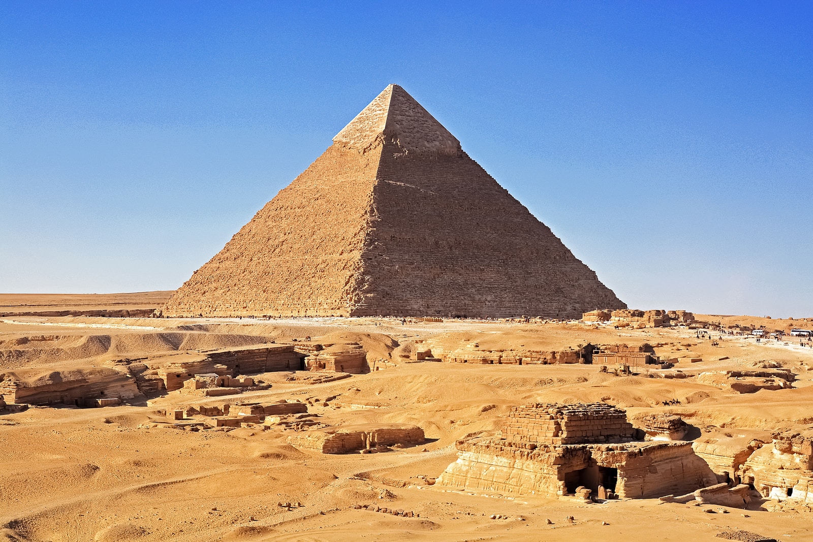 pyramid of giza under blue sky during daytime