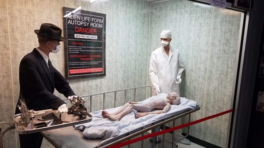Alien Autopsy room UFO Museum in Roswell scaled e