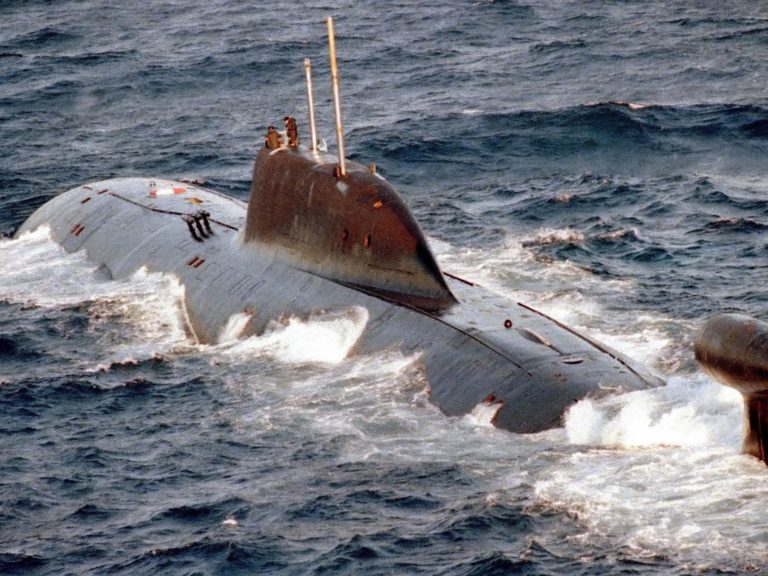 px Akula class submarine e