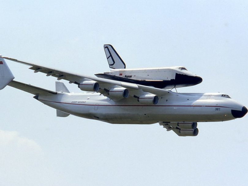 Antonov An  with Buran at Le Bourget  Manteufel e