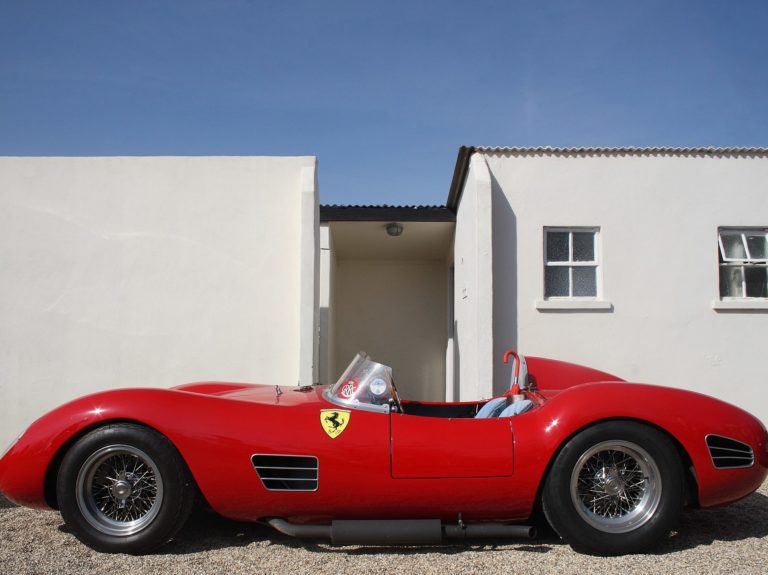 Ferrari Dino S replica e